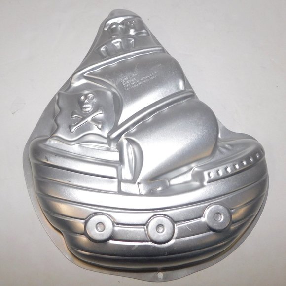 Wilton Pirate Ship Cake Pan 2105-1021 - Picture 1 of 4
